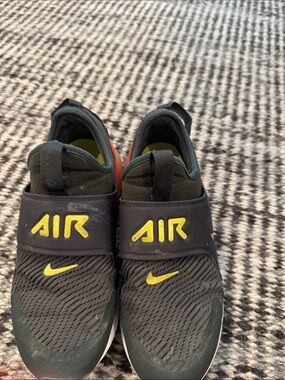 Nike Black and Yellow Slip-On Air Running Shoes